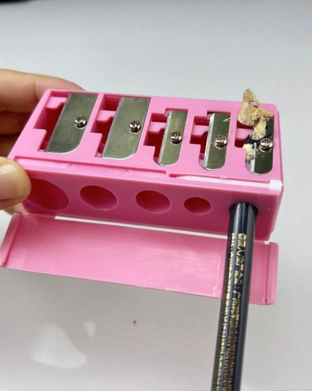 SHEIN 1pc Pink 5-Hole Premium Eyeliner/Eyebrow Pencil Sharpener