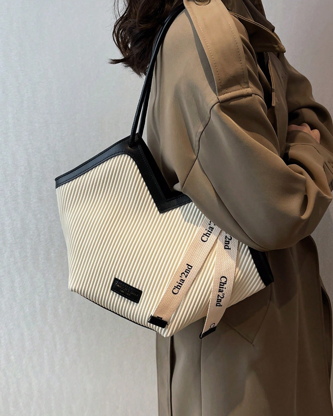 SHEIN New Fashion Versatile Colorblock Embossed Design Large Capacity Double Handle Shoulder Tote Bag