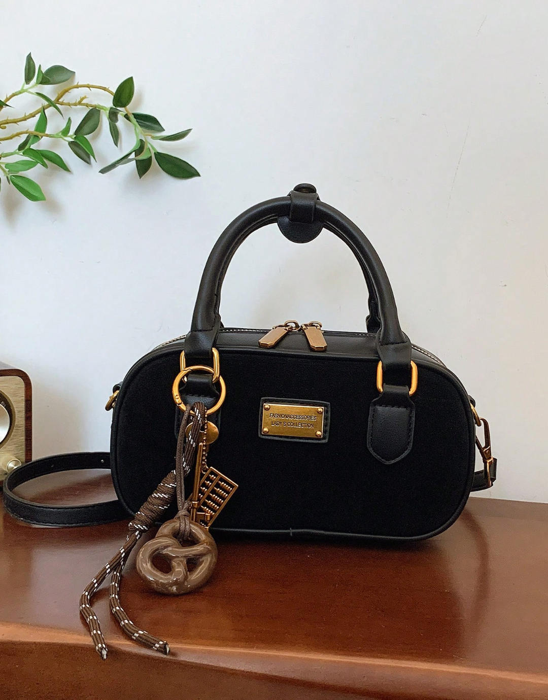 SHEIN Retro Bowling Bag For Women, New Fashion Crossbody Handbag With High-End Feel, Tote Shoulder Bag For Work